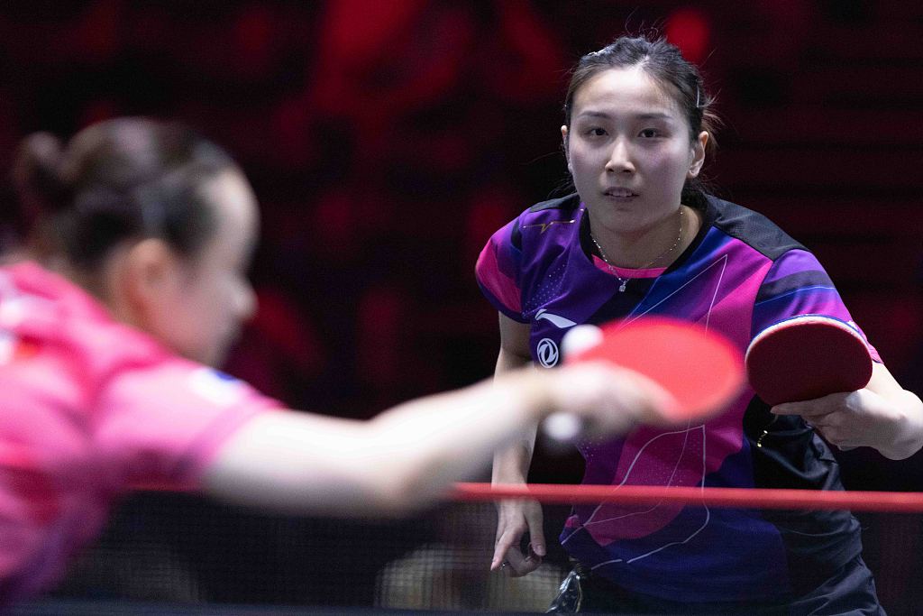 China's Qian Tianyi competes against Japanese Mima Ito in the women's singles event at the Singapore Smash in Singapore, March 13, 2023. /CFP