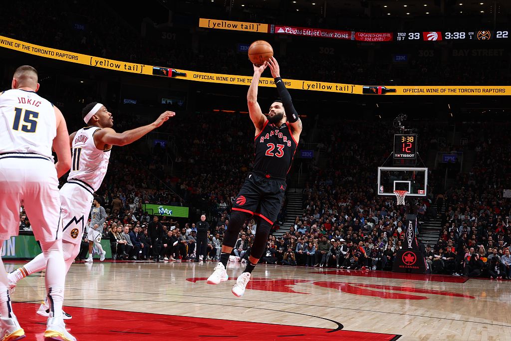 Fred VanVleet (#23) of the Toronto Raptors shoots in the game against the Denver Nuggets at Scotiabank Arena in Toronto, Canada, March 14, 2023. /CFP