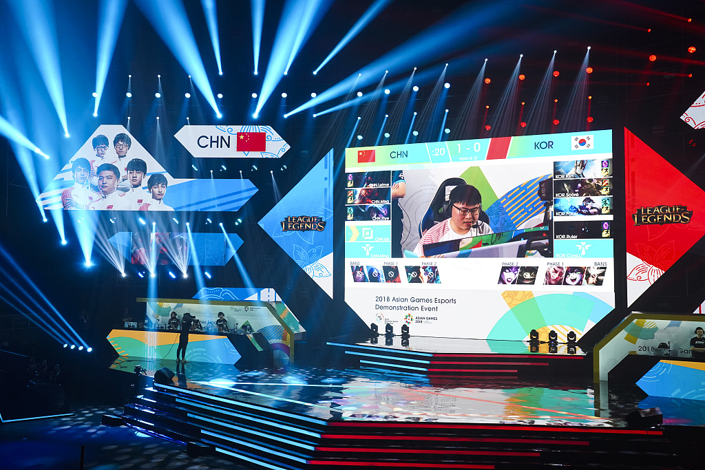 Team China plays against Team South Korea in the League of Legends final at the Jakarta Asian Games, August 29, 2018. /CFP