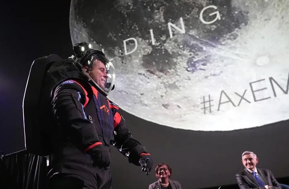 Axiom Space chief engineer Jim Stein models the new spacesuit that will be used in NASA's next lunar mission in 2025. /AP 
