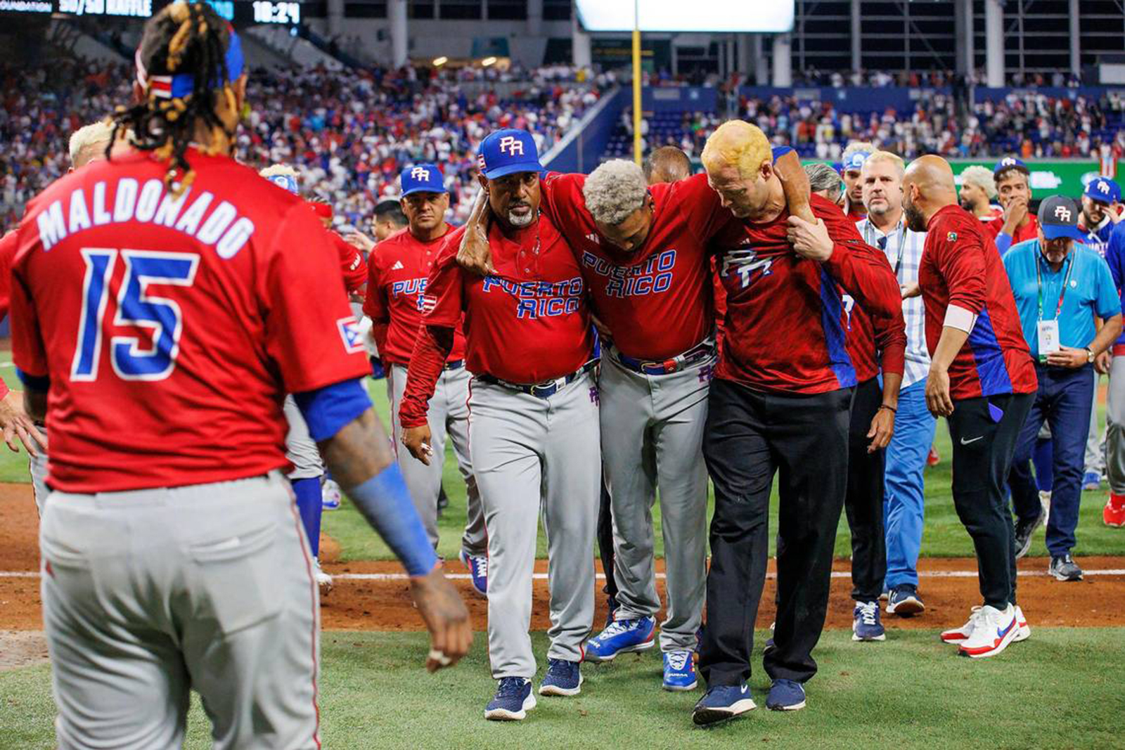 Edwin Diaz (C) of Puerto Rico is carried off the field afterthe 5-2 win over the Dominican Republic at the World Baseball Classic at LoanDepot Park in Miami, Florida, March 15, 2023. /CFP