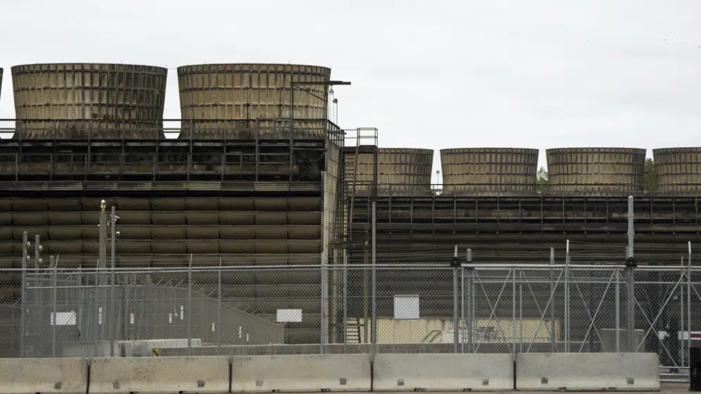 Cooling towers release heat generated by boiling water reactors at Xcel Energy's Nuclear Generating Plant in Monticello, Minnesota, U.S., October 2, 2019 /AP
