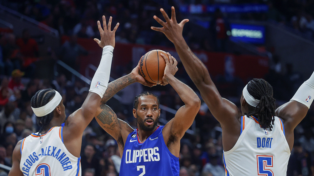 Kawhi Leonard scores 43 in 3 quarters as Clippers rout Cavaliers