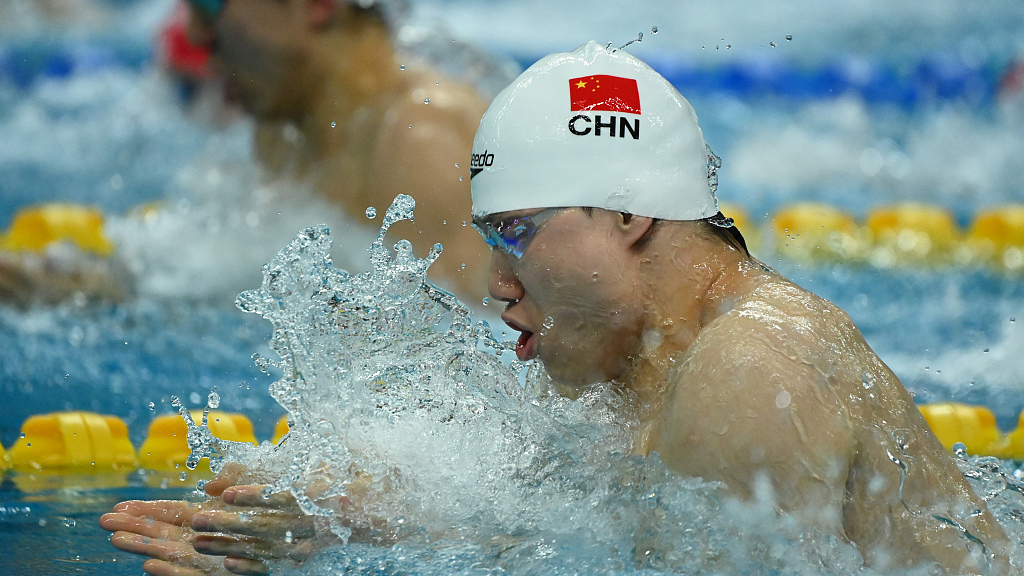 China's Qin Haiyang sets men's 50m breaststroke Asian record
