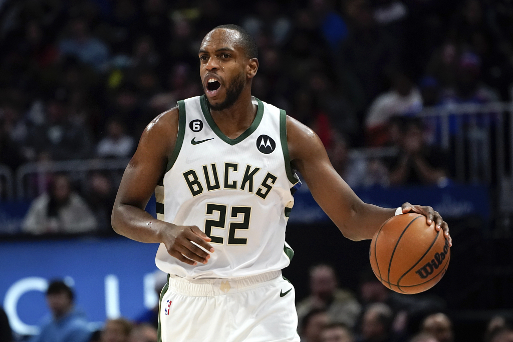 Khris Middleton of the Milwaukee Bucks dribbles in the game against the Detroit Pistons at Little Caesars Arena in Detroit, Michigan, January 23, 2023. /CFP