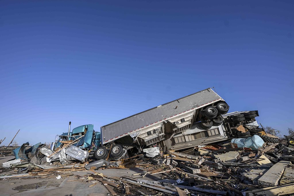 A shot of damaged truck after a tornado tore through Mississippi, March 25, 2023. /CFP