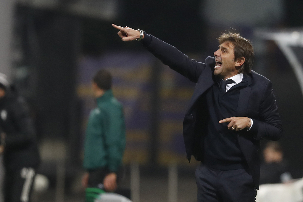 Antonio Conte gestures during the Europa Conference League match between Mura and Tottenham Hotspur in Maribor, Slovenia, November 25, 2021. /CFP