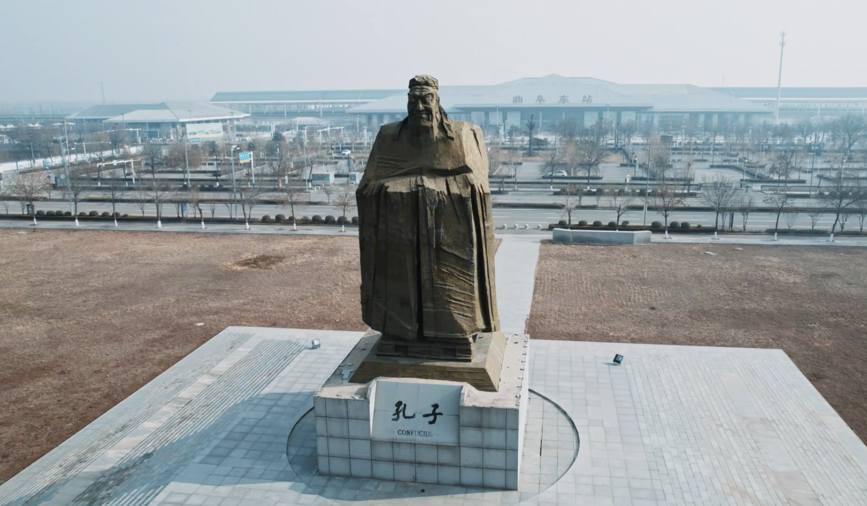 A statue of Confucius by Wu Weishan /CGTN