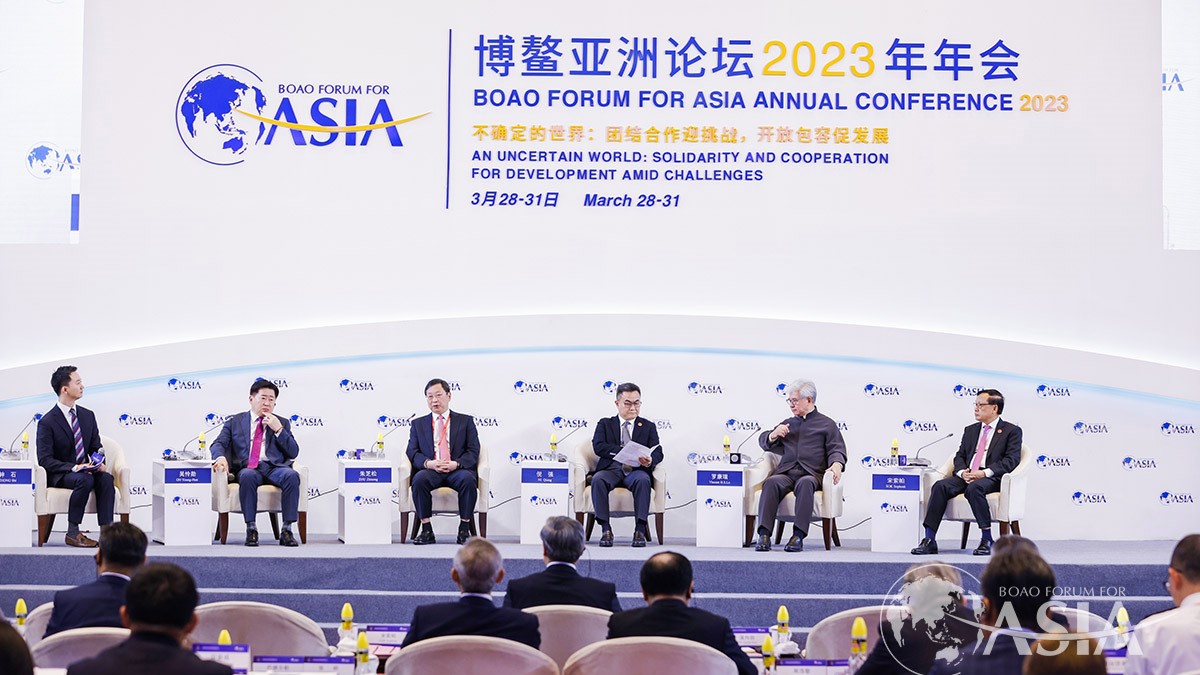 Guests talk at the Global Free Trade Ports Development Forum, Boao, south China's Hainan Province, March 29, 2023. /BFA