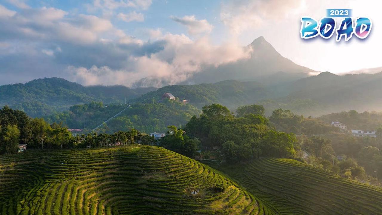 Live: The scenery of Wuzhi Mountain, the highest mountain in Hainan - CGTN