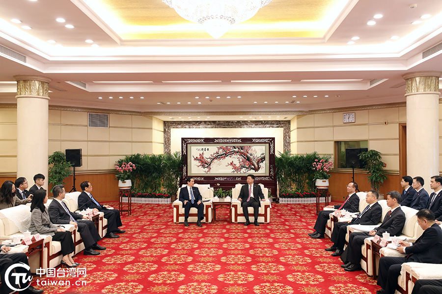 Song Tao (R), head of both the Taiwan Work Office of the Communist Party of China (CPC) Central Committee and the Taiwan Affairs Office of the State Council, meets with Ma Ying-jeou, former chairman of the Chinese Kuomintang party, in Wuhan, central China's Hubei Province, March 30, 2023. /Taiwan.cn