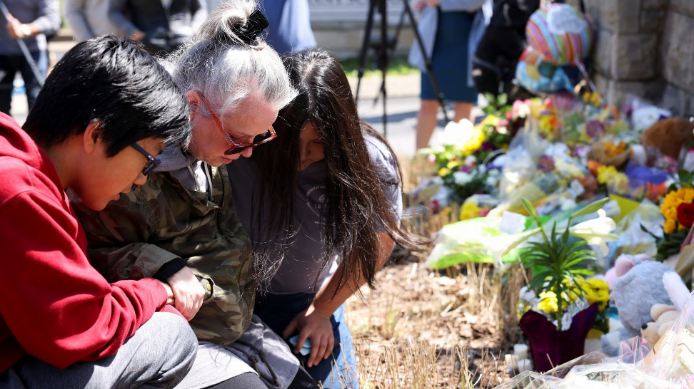 Memorial held for Nashville shooting victims, motive still unclear