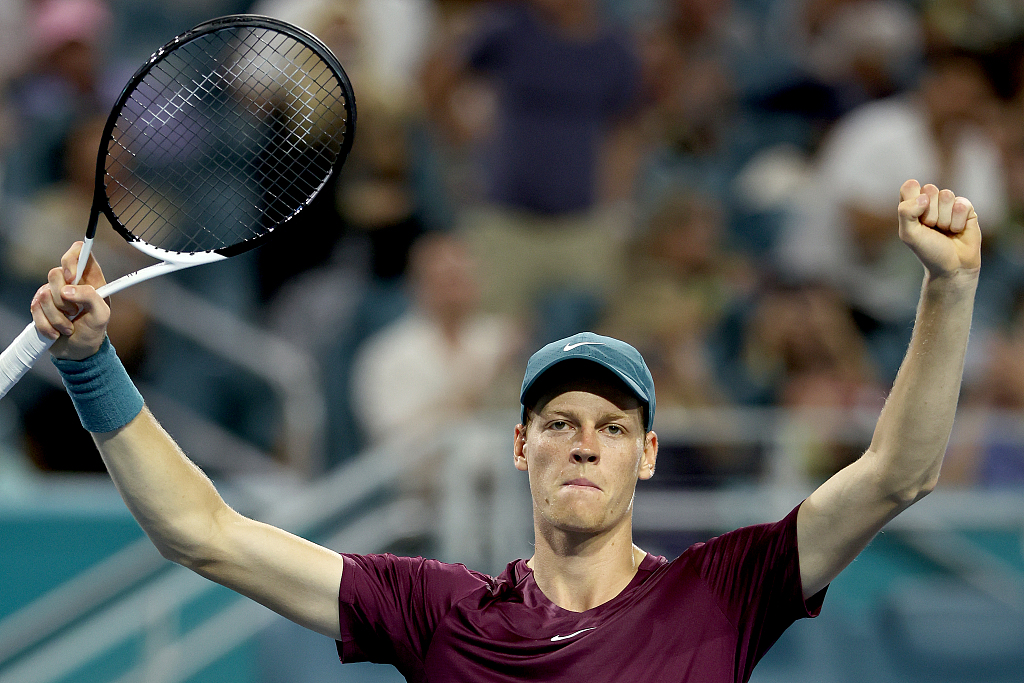 Jannik Sinner celebrates match point during the men's semifinal at the Miami Open in the Hard Rock Stadium in Florida, U.S., March 31, 2023. /CFP