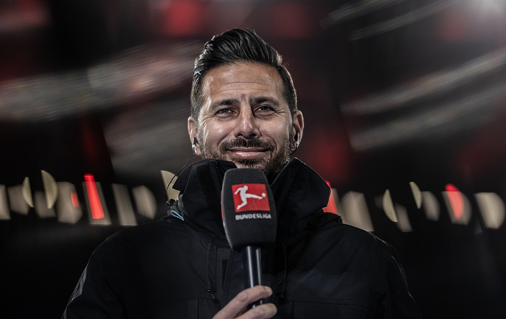 Former Bayern Munich striker Claudio Pizarro gives an interview ahead of the Bundesliga game between Red Bull Leipzig and Borussia Dortmund at Red Bull Arena in Leipzig, Germany, November 6, 2021. /CFP 