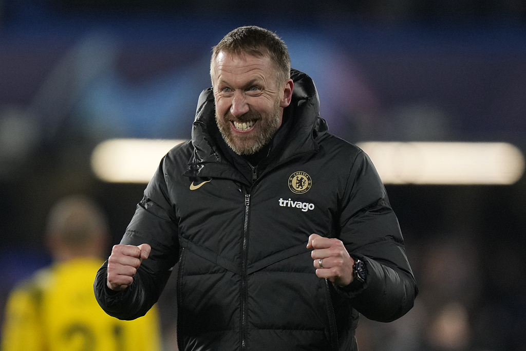 Graham Potter celebrates on the pitch after the end of Chelsea's Champions League win over Borussia Dortmund at Stamford Bridge, London, England, March 7, 2023. /CFP