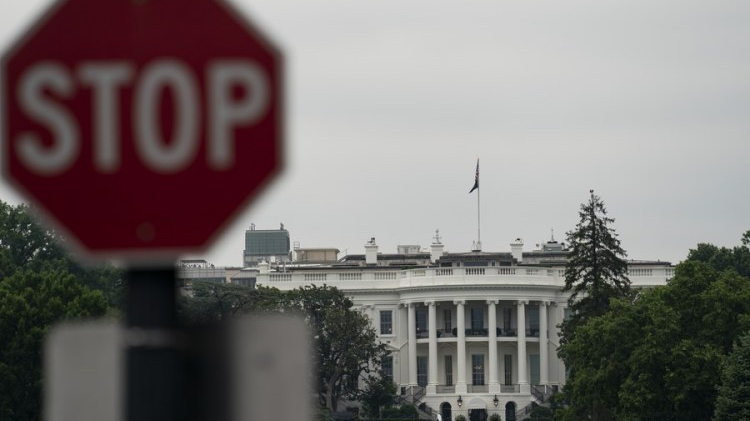 The White House and a stop sign in Washington, D.C., the United States, June 22, 2022. /Xinhua