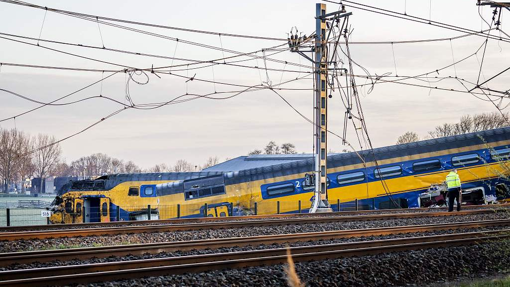 Live: At least 1 killed in train derailment near The Hague, Netherlands
