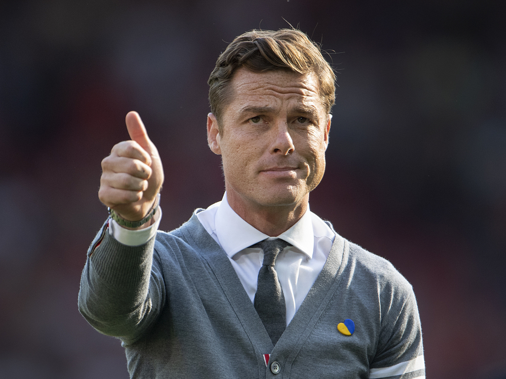 Scott Parker, manager of Bournemouth, looks on during the Premier League game against Liverpool at Anfield in Liverpool, England, August 27, 2022. /CFP 
