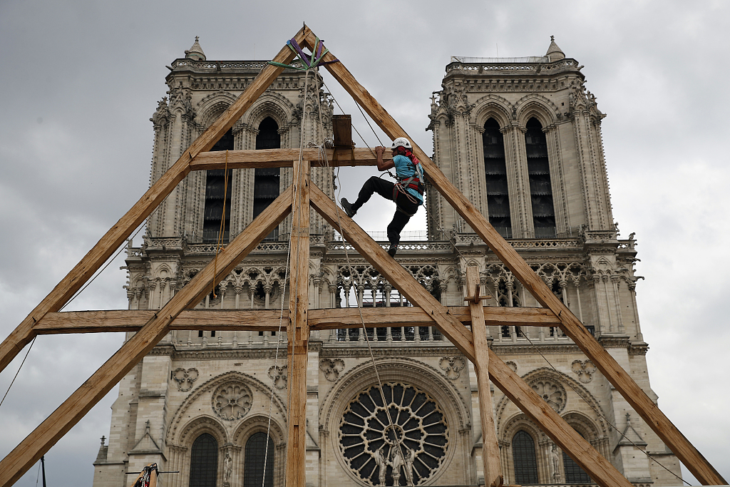 Reconstruction work takes place at the Notre Dame Cathedral in Paris, France on Sept. 19, 2020. /CFP