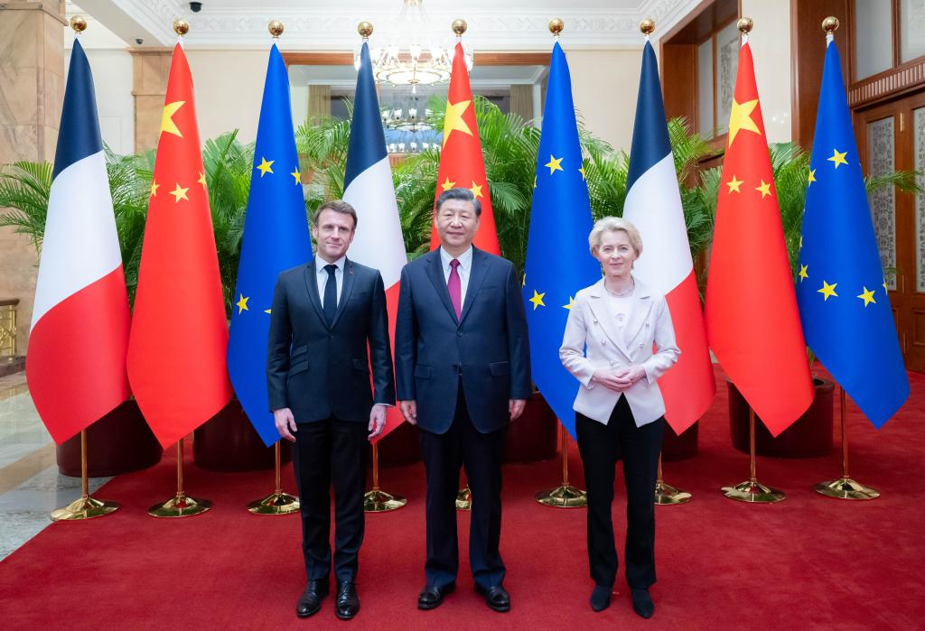 Chinese President Xi Jinping (C) holds a trilateral meeting with French President Emmanuel Macron (L) and European Commission President Ursula von der Leyen at the Great Hall of the People in Beijing, China, April 6, 2023. /Xinhua