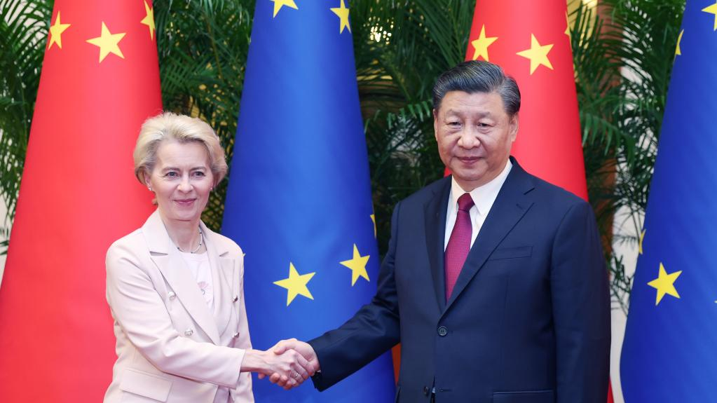 Chinese President Xi Jinping meets with European Commission President Ursula von der Leyen at the Great Hall of the People in Beijing, China, April 6, 2023. /Xinhua