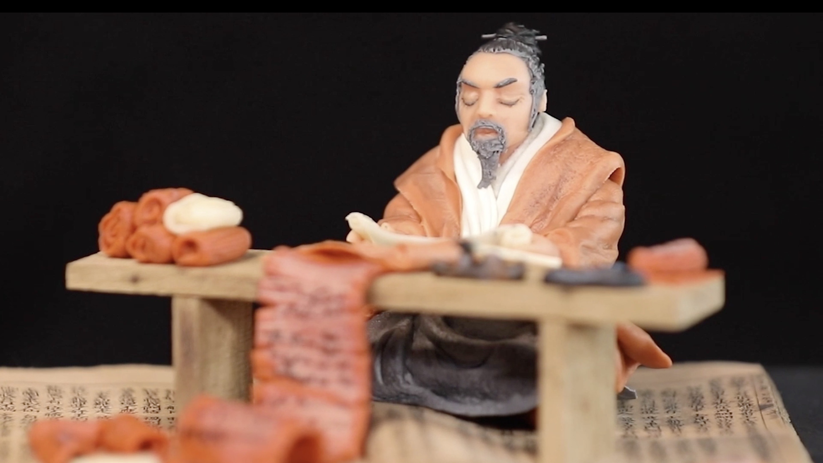 Lang Jiaziyu's dough figurine artwork of an ancient Chinese scholar /CGTN