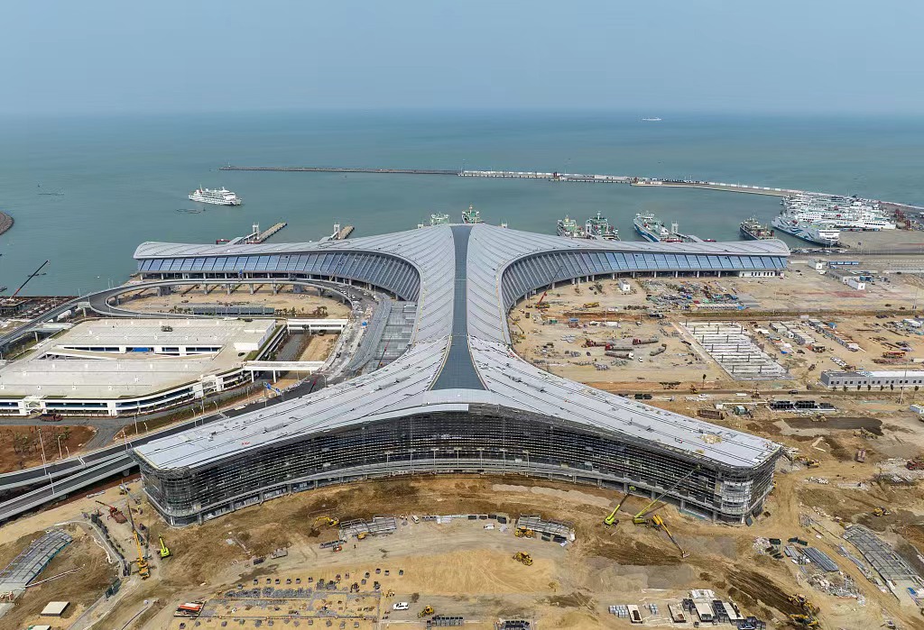 The construction site of Xinhai Port passenger transportation station in Haikou City, Hainan Province, April 4, 2023. /VCG