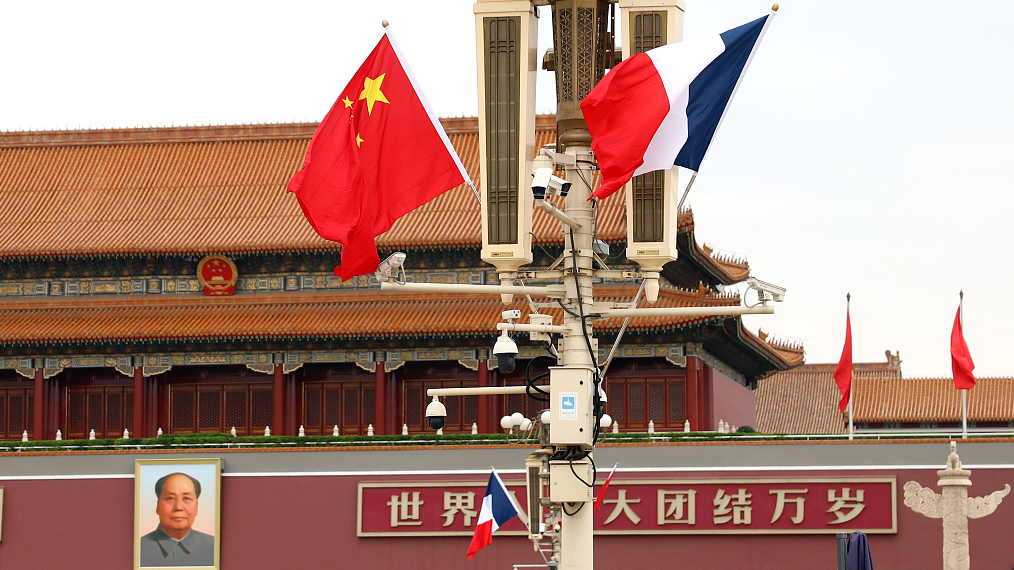 The business delegation consisting of 60 French entrepreneurs accompanying the visit shows that French enterprises are still optimistic about the prospects of the Chinese market and are willing to increase their cooperation with China. /CFP