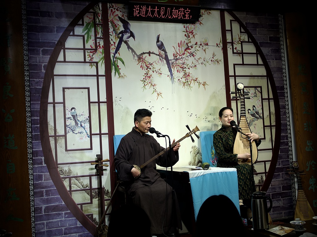 A Suzhou Pingtan performance is staged in one of the theaters along Pingjiang Road. /CFP