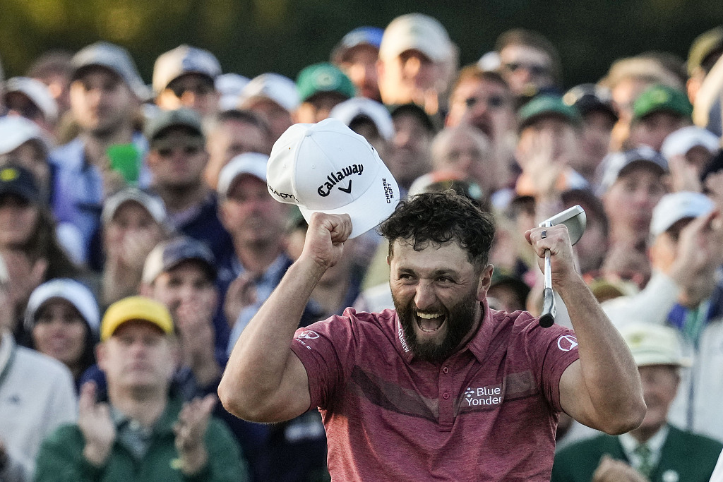 Jon Rahm celebrates on the 18th green after winning the Masters at Augusta National Golf Club in Augusta, U.S., April 9, 2023. /CFP