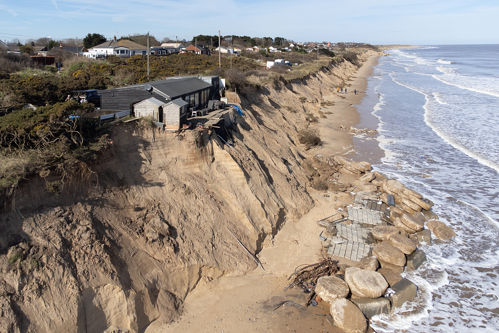 Lance Martin's house on the cliff edge at Hemsby in Norfolk, England, March 11, 2023. /CFP