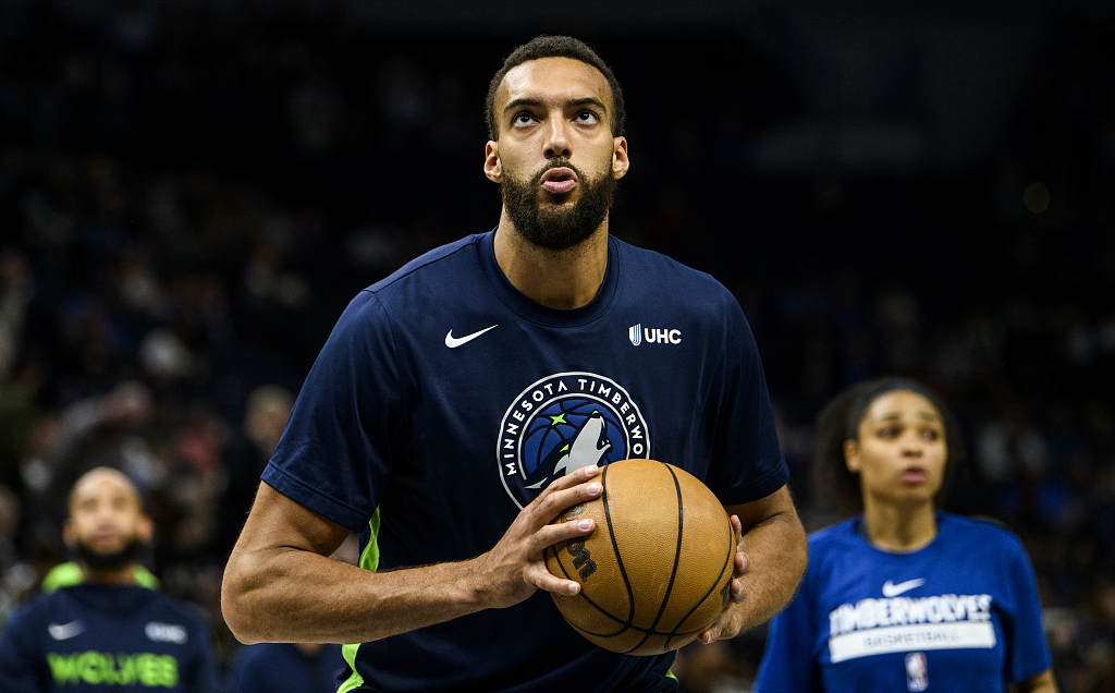 Rudy Gobert of the Minnesota Timberwolves shoots in practice ahead of the game against the New Orleans Pelicans at the Target Center in Minneapolis, Minnesota, April 9, 2023. /CFP