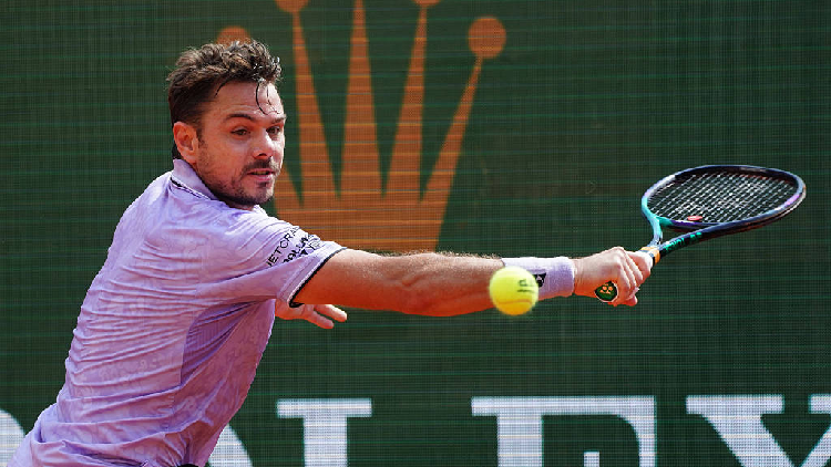 Wawrinka seals comeback victory in Monte Carlo, Murray crashes - CGTN