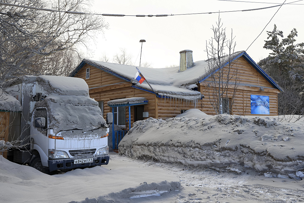 Volcanic ash covers the ground and houses after the Shiveluch volcano erupted in Klyuchi village on the Kamchatka Peninsula in Russia, April 12, 2023. /CFP