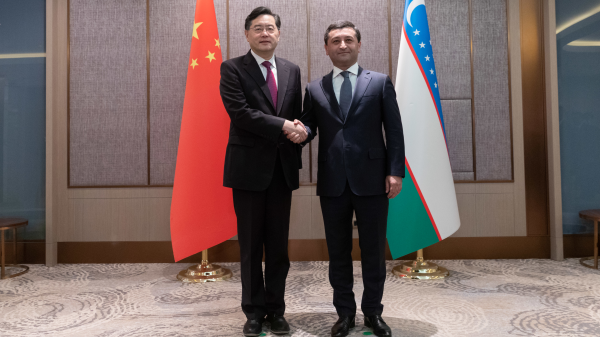 Qin Gang (L) meets with Acting Minister of Foreign Affairs of Uzbekistan Bakhtiyor Saidov in Tashkent, Uzbekistan, April 12, 2023. /Chinese Foreign Ministry