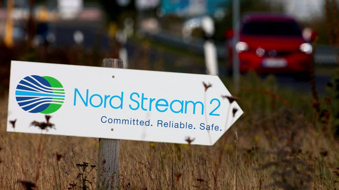 A road sign directs traffic towards the Nord Stream 2 gas line landfall facility entrance in Lubmin, Germany, September 10, 2020. /Reuters