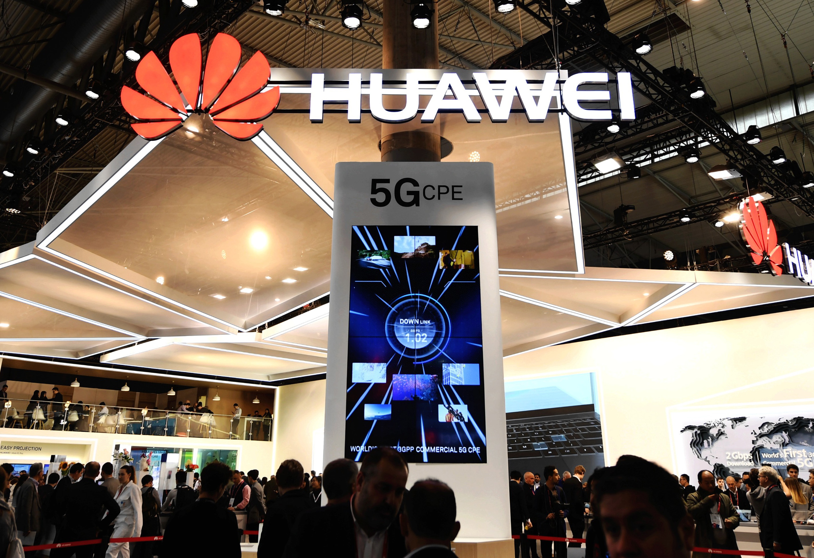 China's telecom giant Huawei displays 5G technology at the 2018 Mobile World Congress in Barcelona, Spain, February 26, 2018. /Xinhua