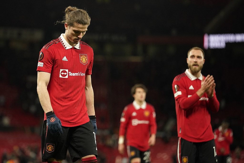 Manchester United players during their Europa League clash with Sevilla at Old Trafford in Manchester, England, April 13, 2023. /CFP