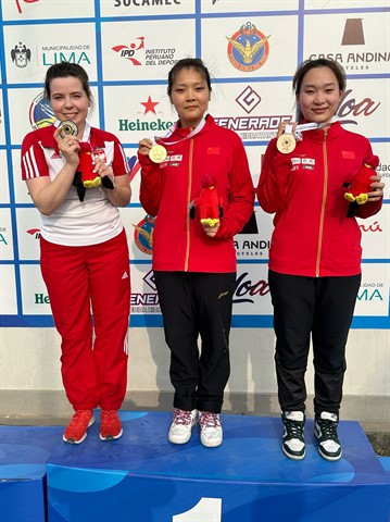 (From L to R) Silver medalist Klaudia Bres of Poland, gold medalist Jiang Ranxin of China and bronze medalist Zhao Nan of China pose during the award ceremony for women's 10m air pistol event at the ISSF World Cup in Lima, Peru, April 13, 2023. /ISSF