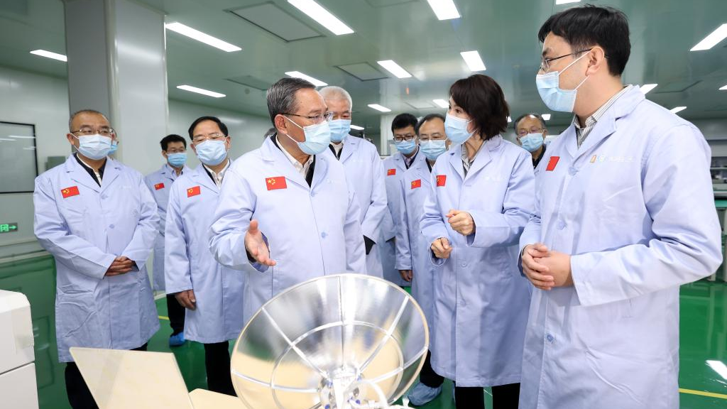 Chinese Premier Li Qiang visits GalaxySpace, a private satellite maker based in Beijing, capital of China, April 12, 2023. /Xinhua