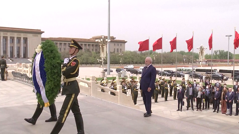 Brazilian President Luiz Inacio Lula da Silva went to Tian'anmen Square to lay a wreath at the Monument to the People's Heroes, April 14, 2023. /CFP 
