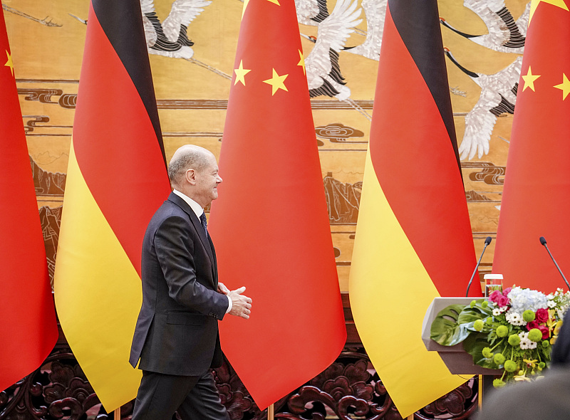 German Chancellor Olaf Scholz leaves the press conference in the Great Hall of the People, Beijing, capital of China, November 4, 2022. /CFP