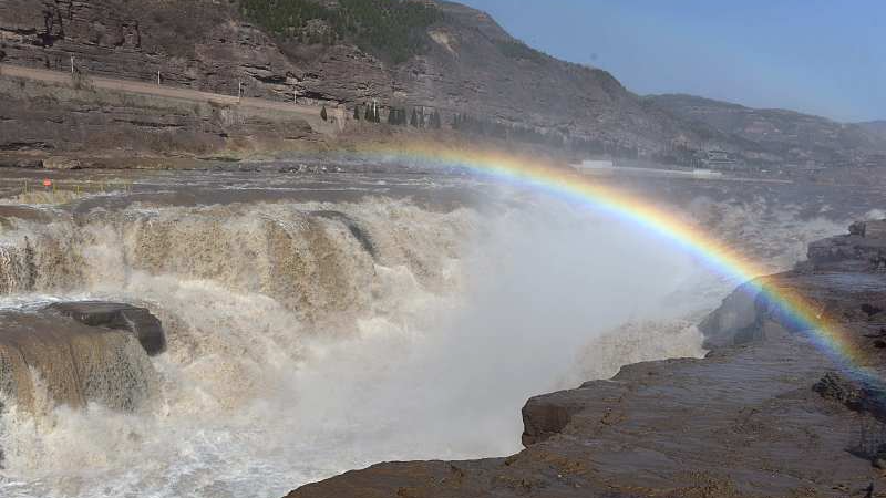 Live: Hukou Waterfall in NW China ushers in spring flood season – Ep. 2