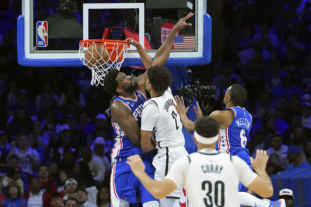 Cameron Johnson (#2) of the Brooklyn Nets dunks in Game 2 of the NBA Eastern Conference first-round playoffs against the Philadelphia 76ers at the Wells Fargo Center in Philadelphia, Pennsylvania, April 17, 2023. /CFP
