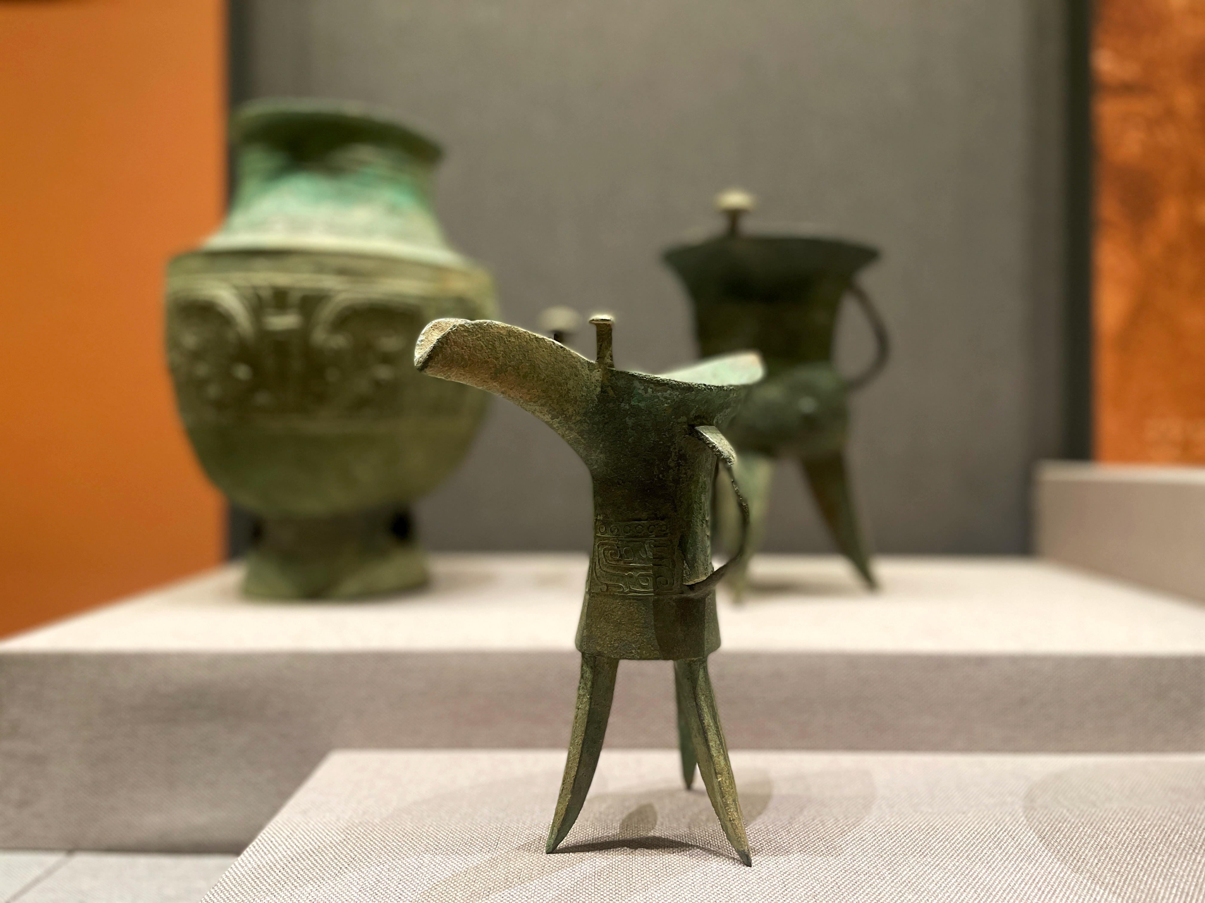 An exhibition of China’s archaeological findings is open now to the public at Hubei Provincial Museum. Around 180 set of cultural relics will be displayed to allow you explore the mystery of the 3,500-year old civilization. Come and let the ancient cultural jewelry tell you its stories. [Photo: CGTN]