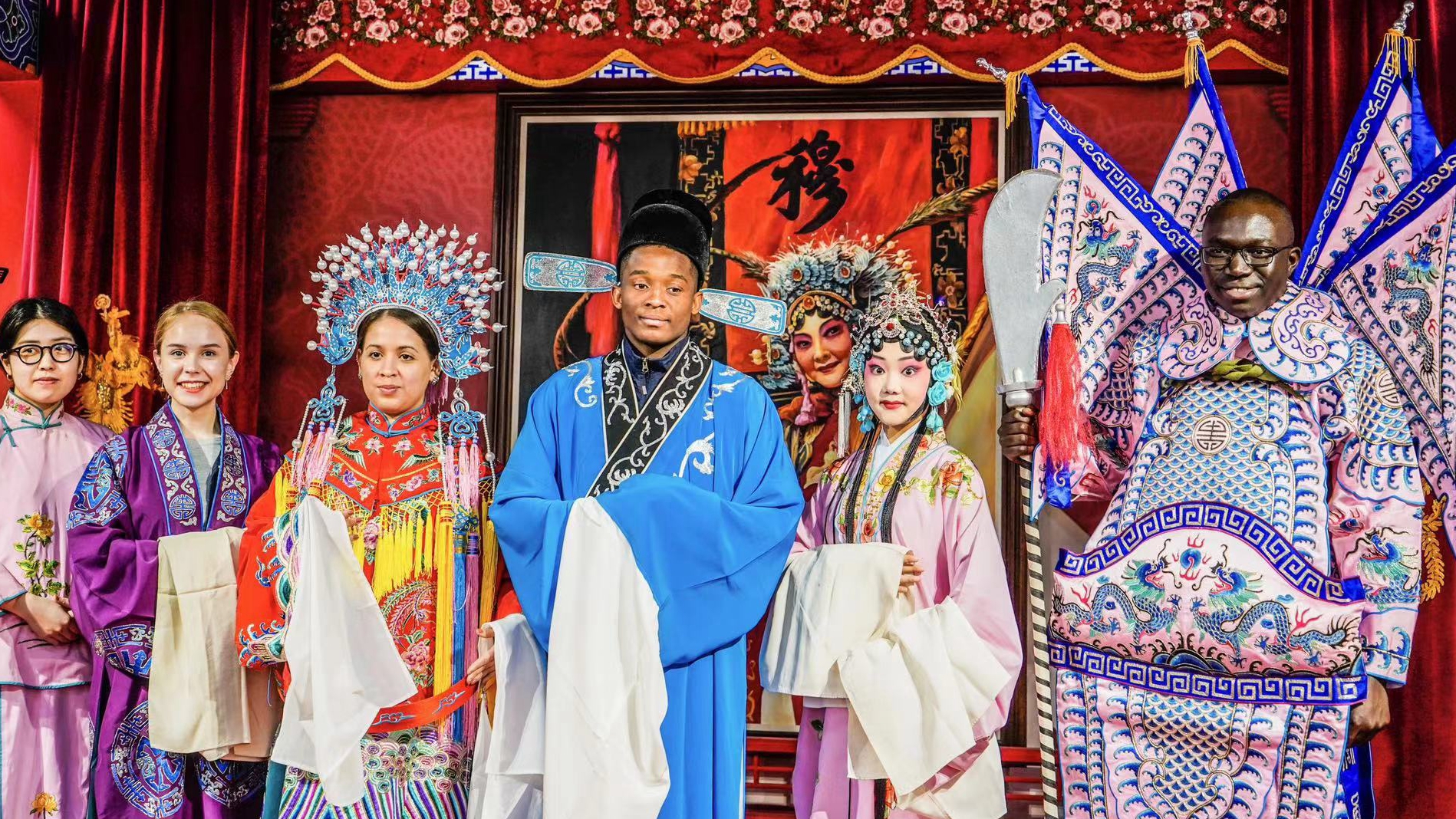 International students invited to experience traditional Yu opera in Henan