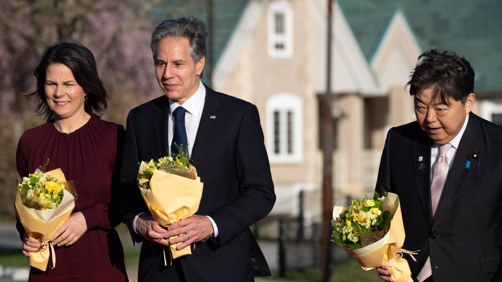 German Foreign Minister Annalena Baerbock (L), U.S. Secretary of State Antony Blinken (C), and Japanese Foreign Minister Yoshimasa Hayashi are pictured during a welcome ceremony at the Karuizawa station of shinkansen train in Nagano Prefecture, Japan, April 16, 2023. /Xinhua