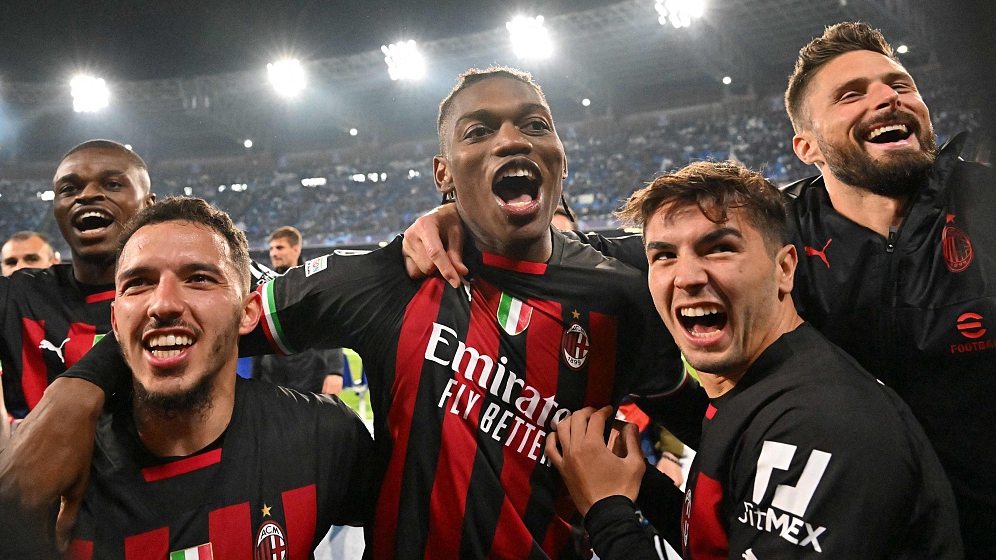 AC Milan players react after their Champions League draw with Napoli at the Diego Armando Maradona Stadium in Naples, Italy, April 18, 2023. /CFP