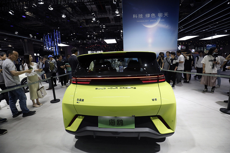 Crowds flock to BYD's Seagull at Auto Shanghai, April 18, 2023. /CFP