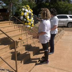 Local residents mourn and raise money for victims in Alabama shooting ...